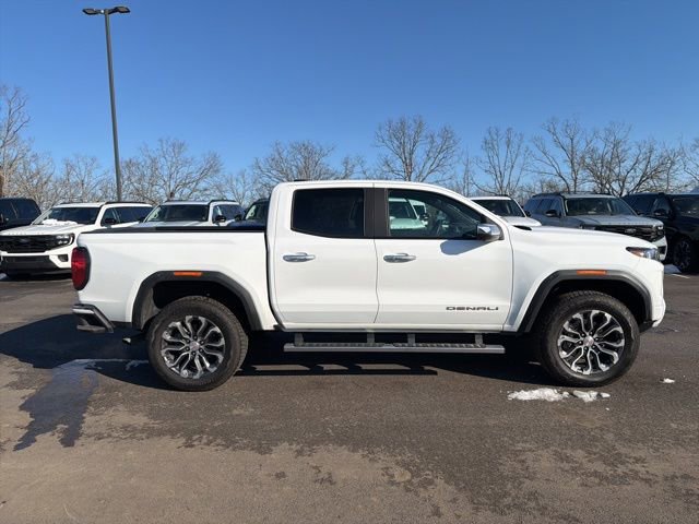 Used 2025 GMC Canyon Denali image 5