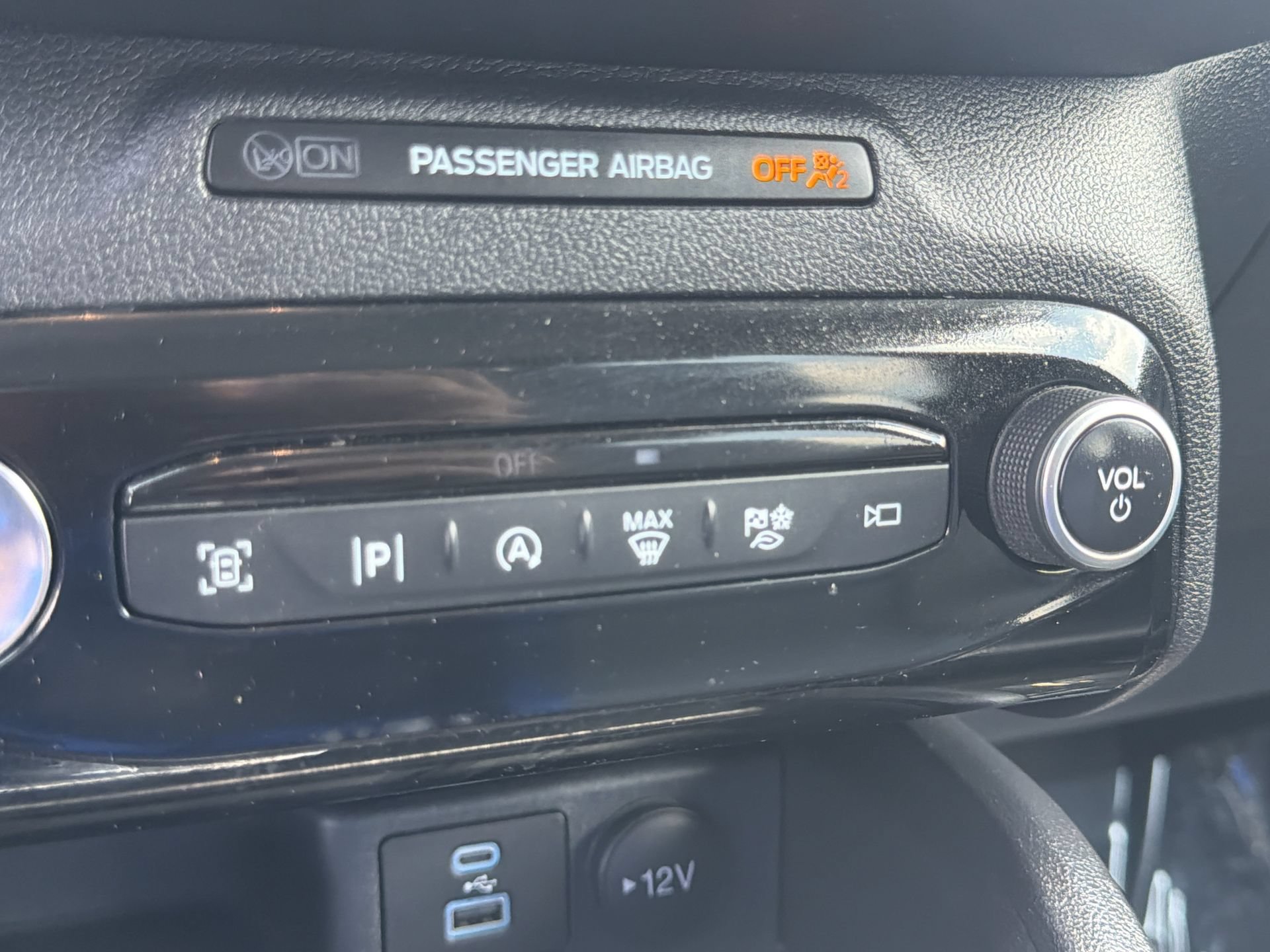 Certified 2023 Ford Escape Platinum AWD/4WD image 18