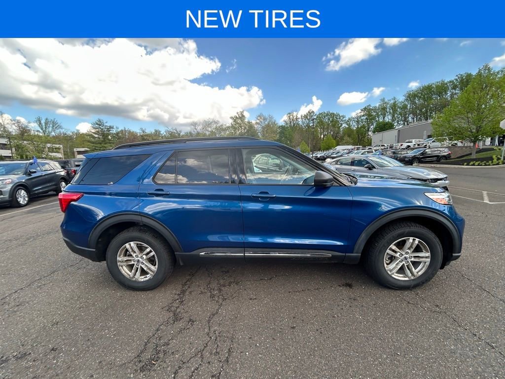 Certified 2022 Ford Explorer XLT w/ Equipment Group 202A AWD/4WD image 4