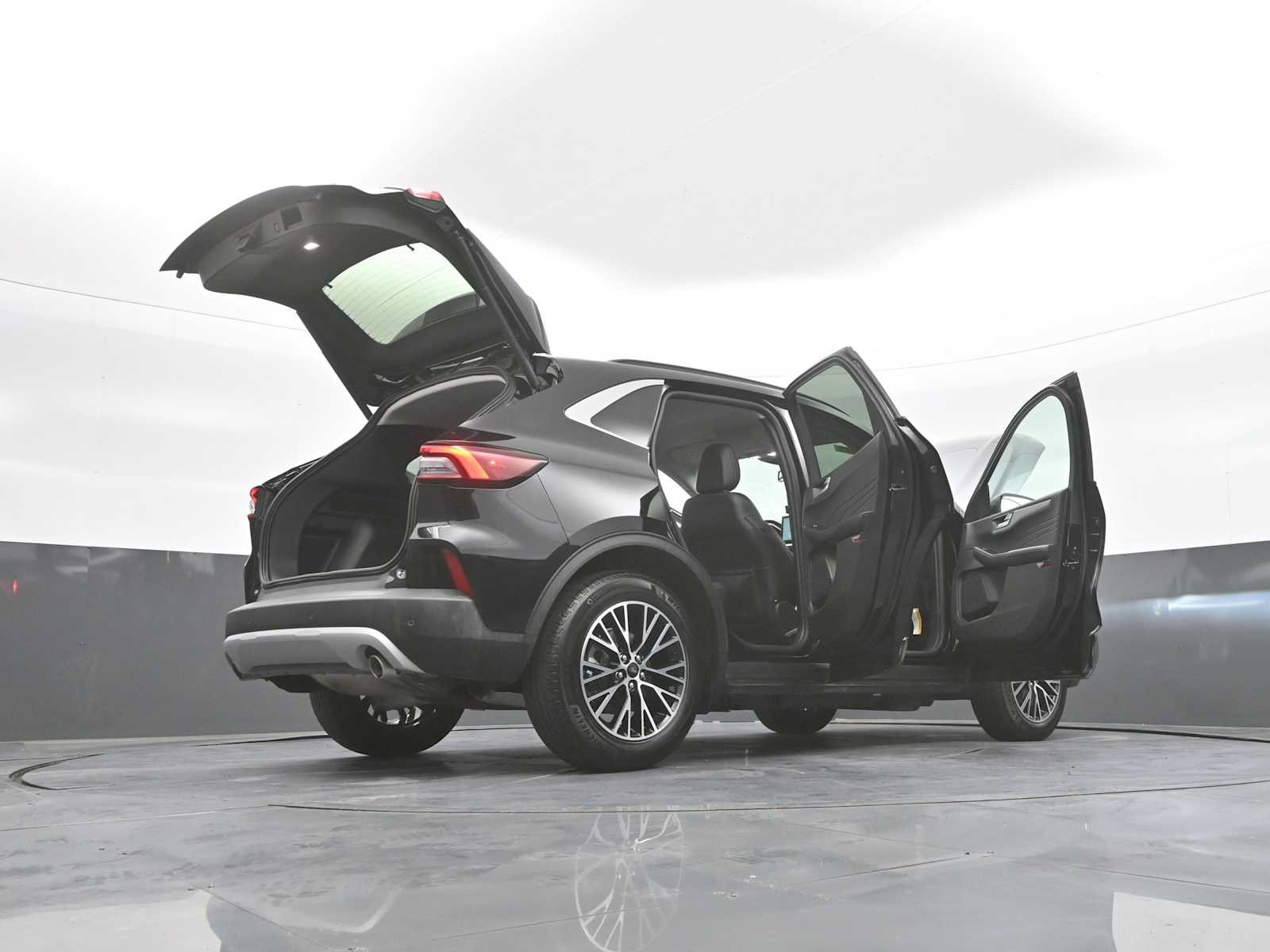 Certified 2026 Ford Escape SE w/ PHEV Premium Package FWD image 47