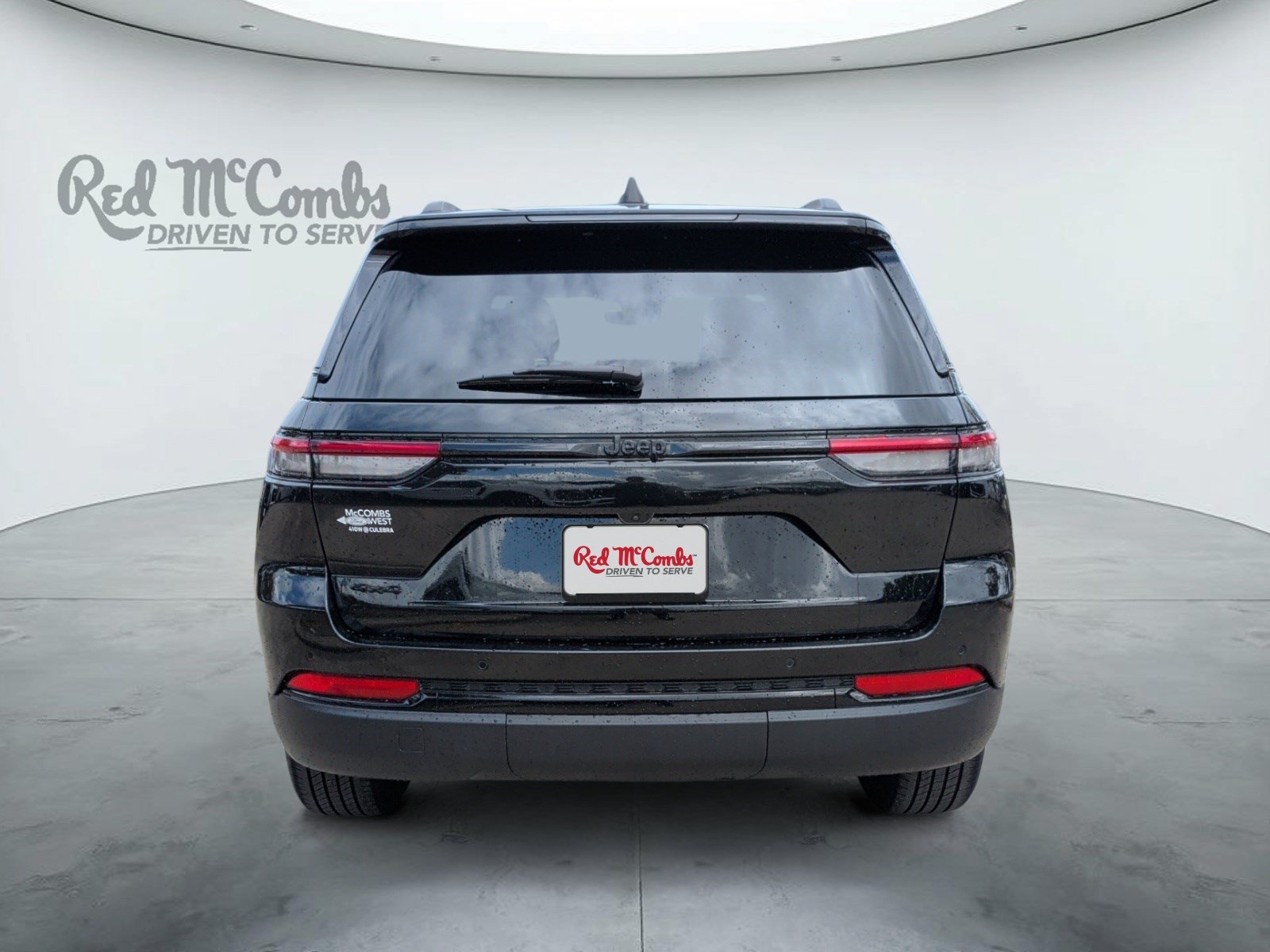 Used 2025 Jeep Grand Cherokee Altitude AWD/4WD image 6