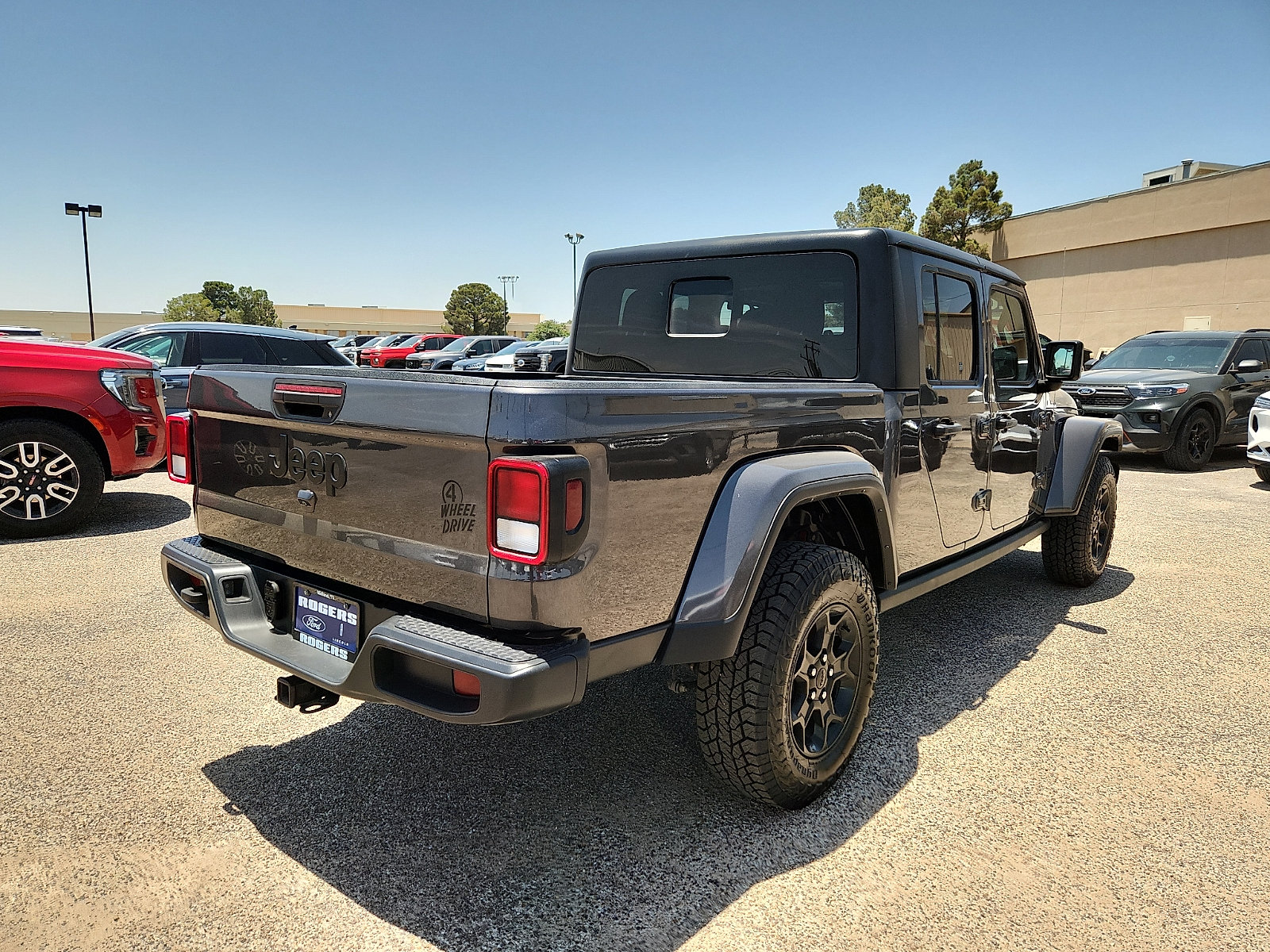 Used 2023 Jeep Gladiator Sport AWD/4WD image 7