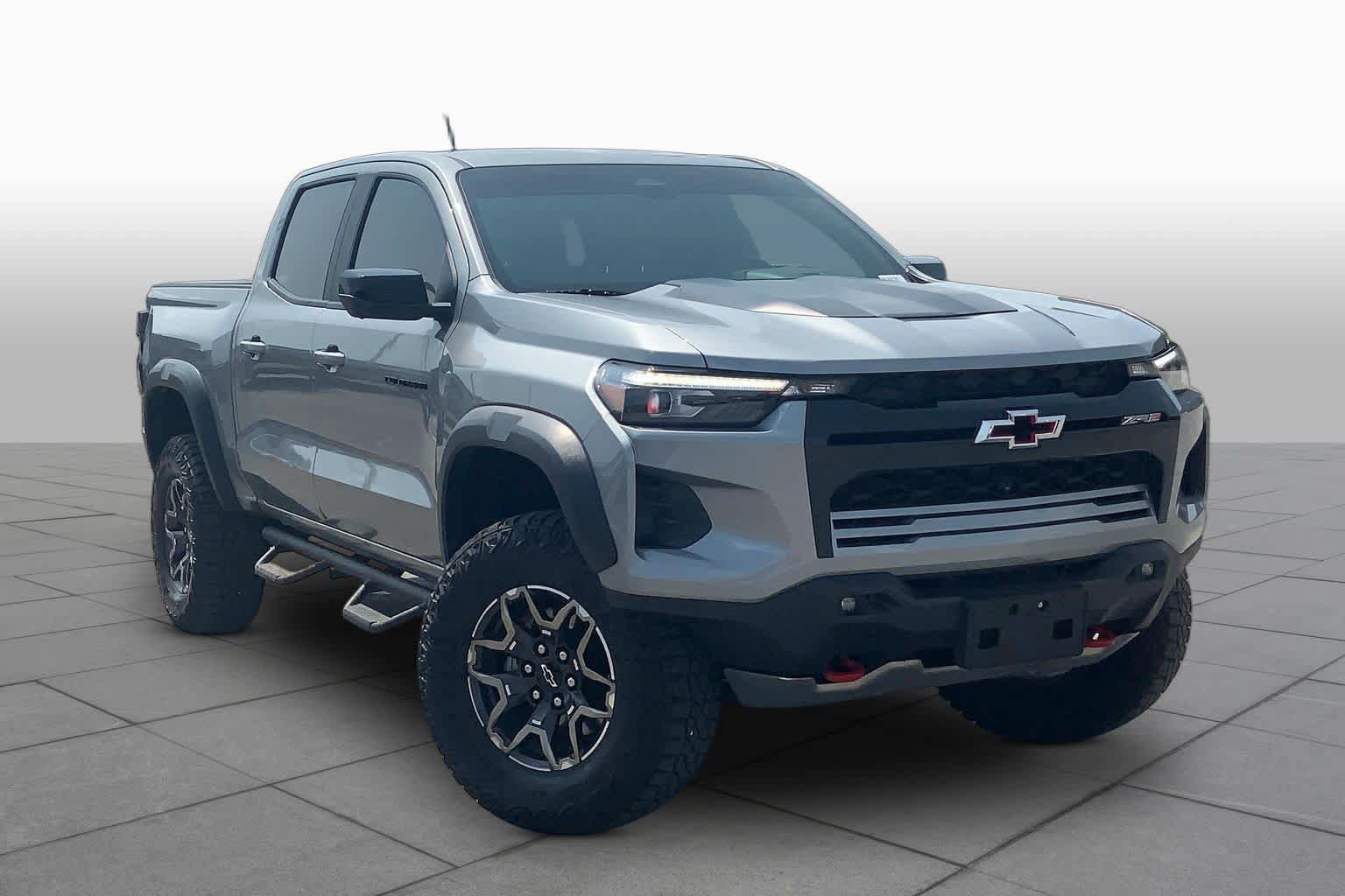 Used 2024 Chevrolet Colorado ZR2 w/ ZR2 Convenience Package III AWD/4WD image 3
