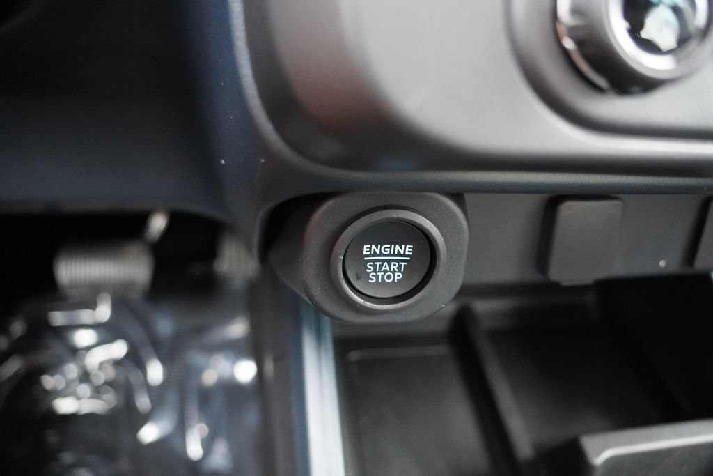 Certified 2025 Ford Maverick Lobo AWD/4WD image 31