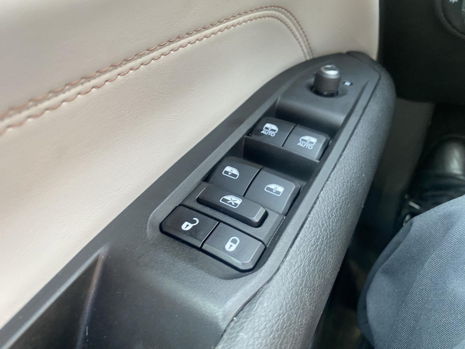 Used 2023 Jeep Compass Limited w/ Sun and Sound Group AWD/4WD image 20