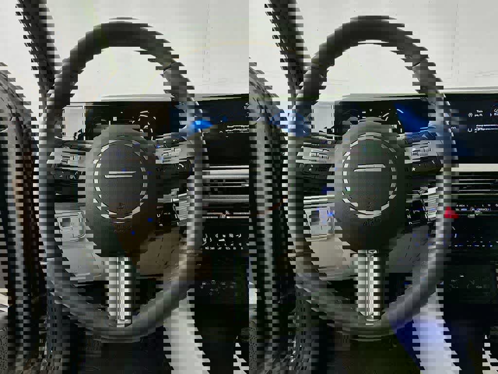 Used 2025 Hyundai Tucson Limited image 19