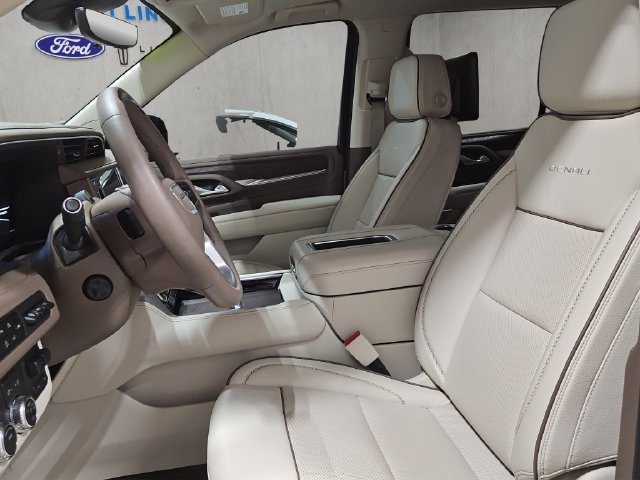 Used 2024 GMC Yukon Denali w/ Advanced Technology Package AWD/4WD image 21