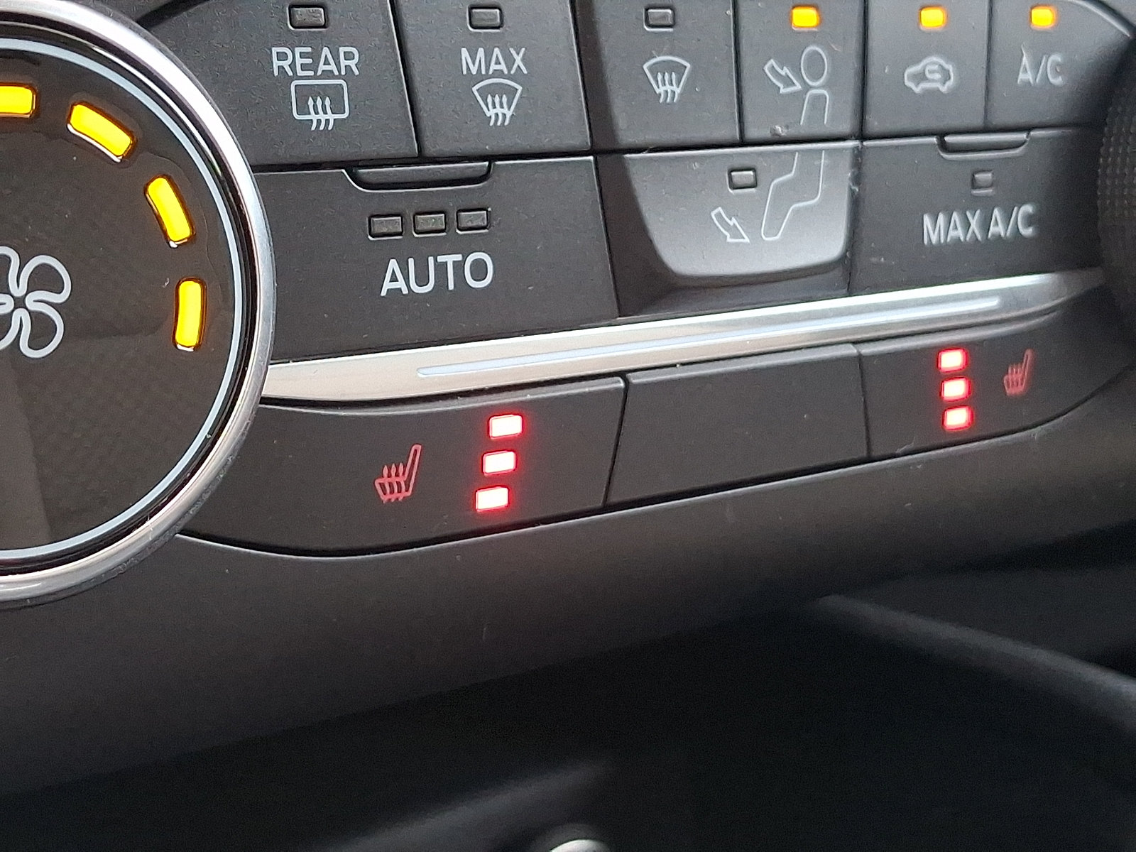 Certified 2020 Ford Escape SE AWD/4WD image 26