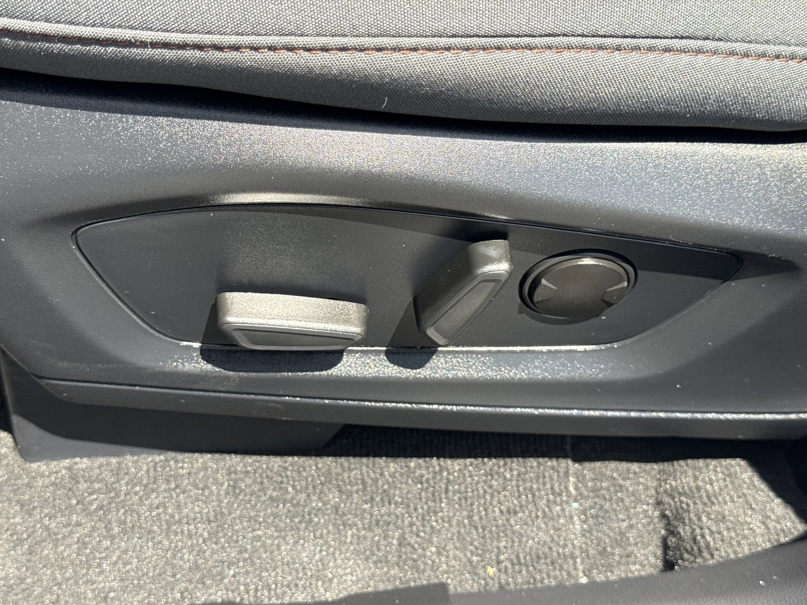 Certified 2025 Ford Explorer Active RWD image 19