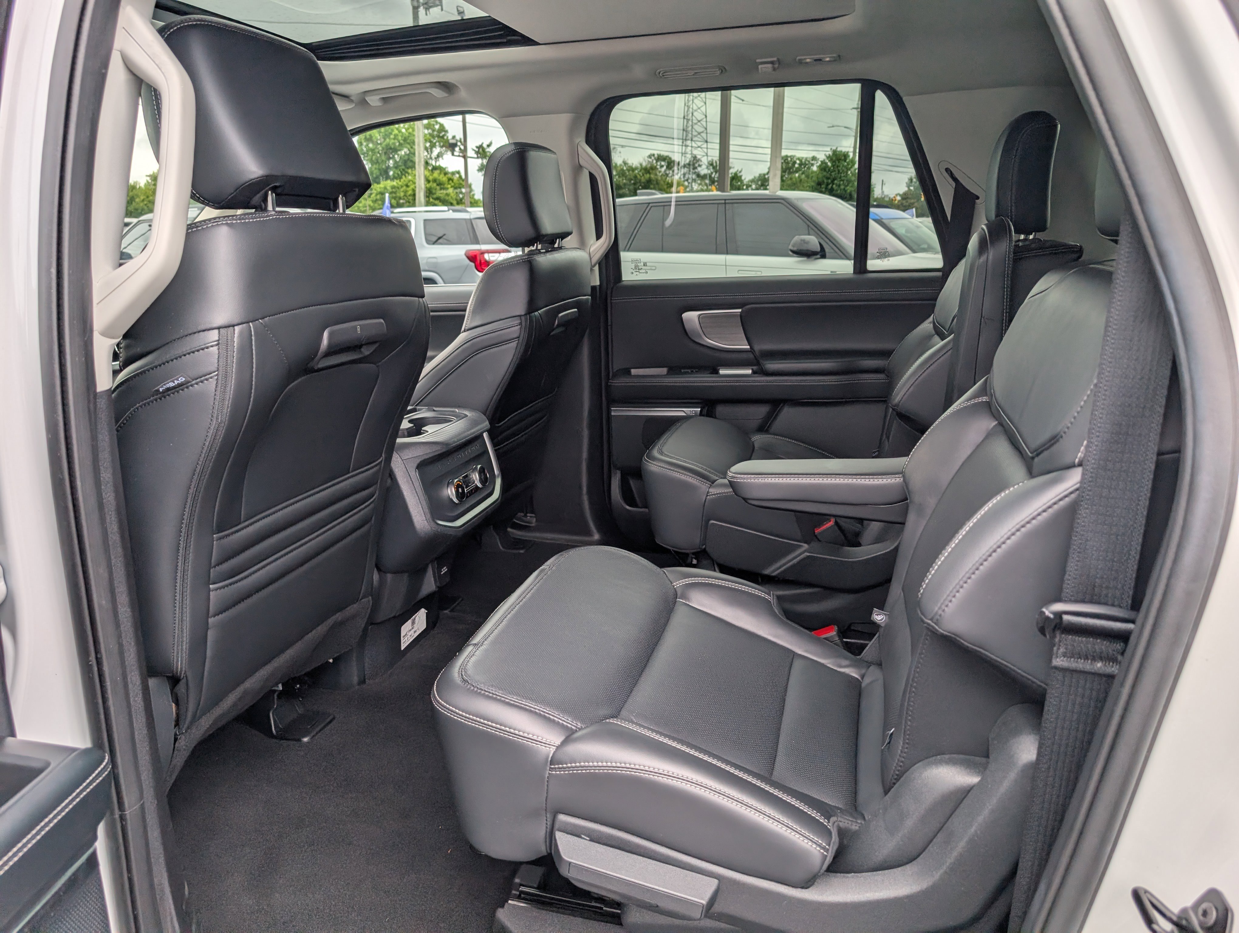 Certified 2025 Ford Expedition Max Platinum AWD/4WD image 16