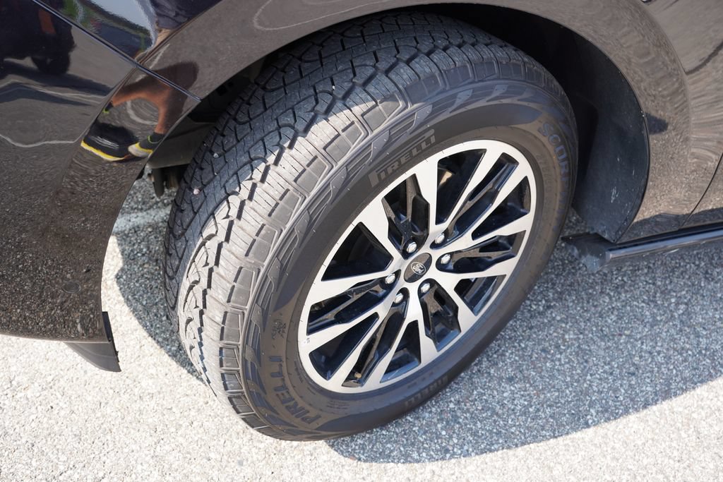 Certified 2025 Ford Expedition Max Platinum AWD/4WD image 13
