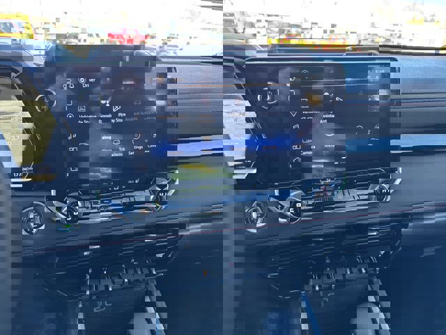 Used 2024 Chevrolet Colorado Z71 w/ Z71 Convenience Package 2 image 22