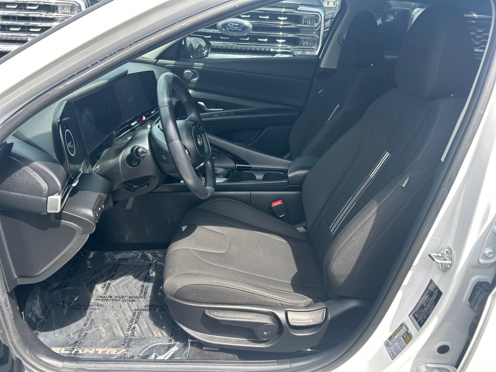 Used 2023 Hyundai Elantra SEL w/ Convenience Package FWD image 8