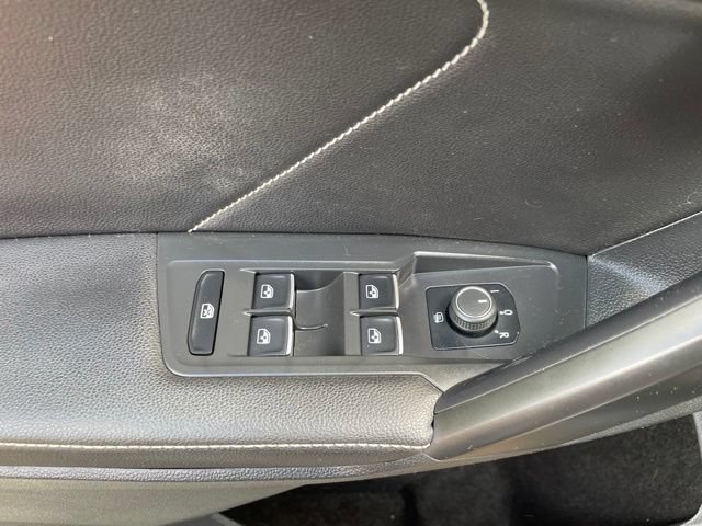 Used 2022 Volkswagen Tiguan SE AWD/4WD image 15