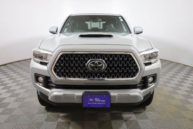 Used 2019 Toyota Tacoma TRD Sport AWD/4WD image 2