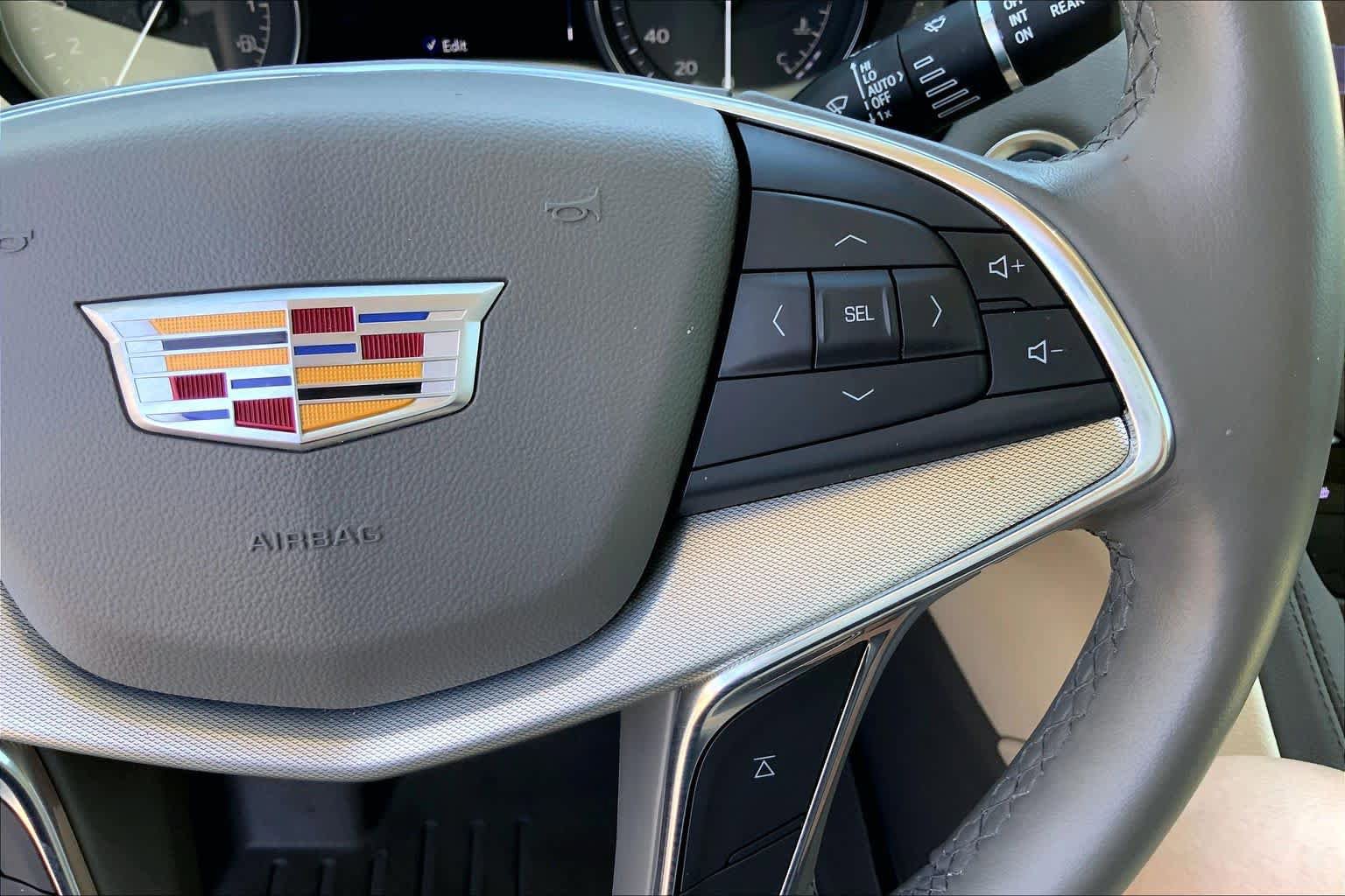 Used 2021 Cadillac XT5 Premium Luxury FWD image 25