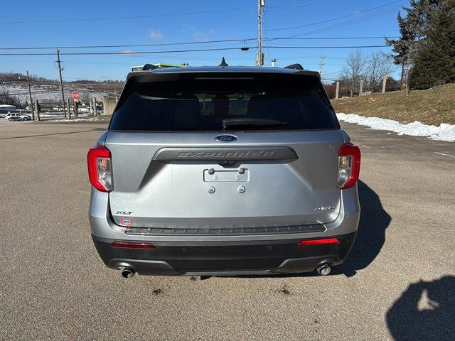 Certified 2024 Ford Explorer XLT w/ Equipment Group 202A image 4