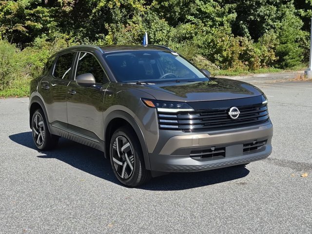 Used 2025 Nissan Kicks SV w/ SV Premium Package FWD image 2