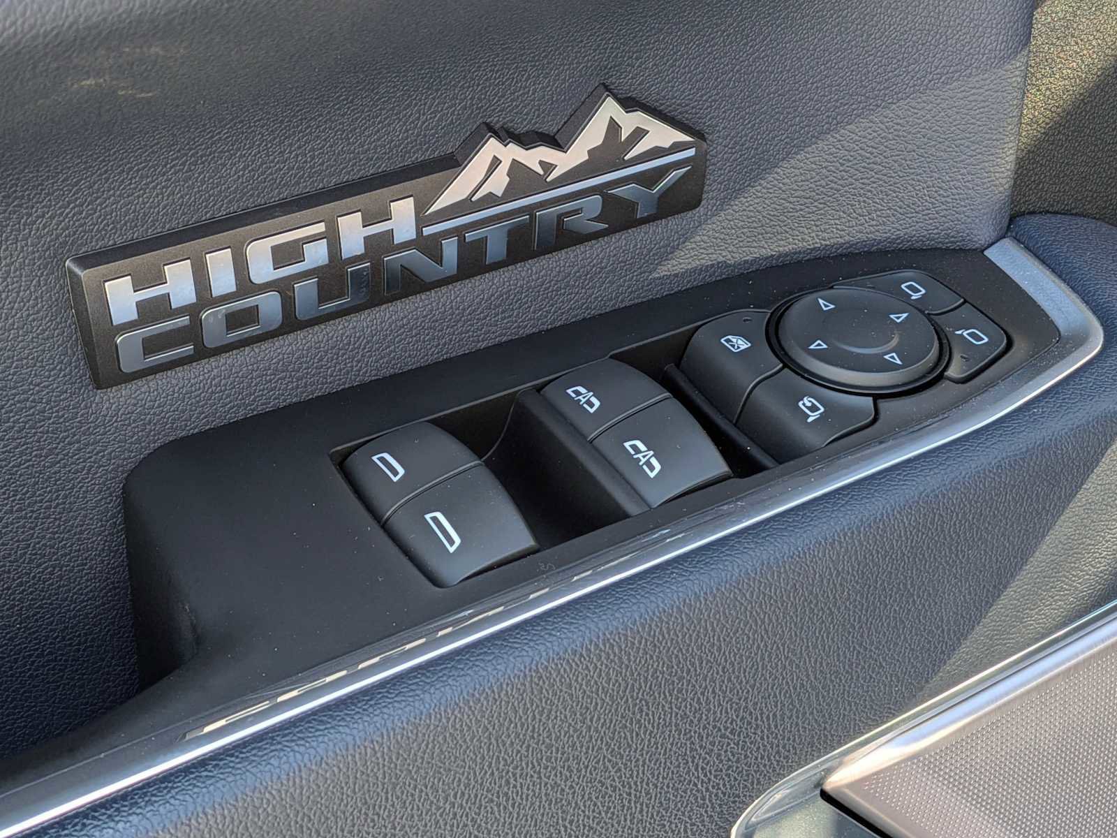 Used 2023 Chevrolet Silverado 1500 High Country w/ High Country Premium Package image 17