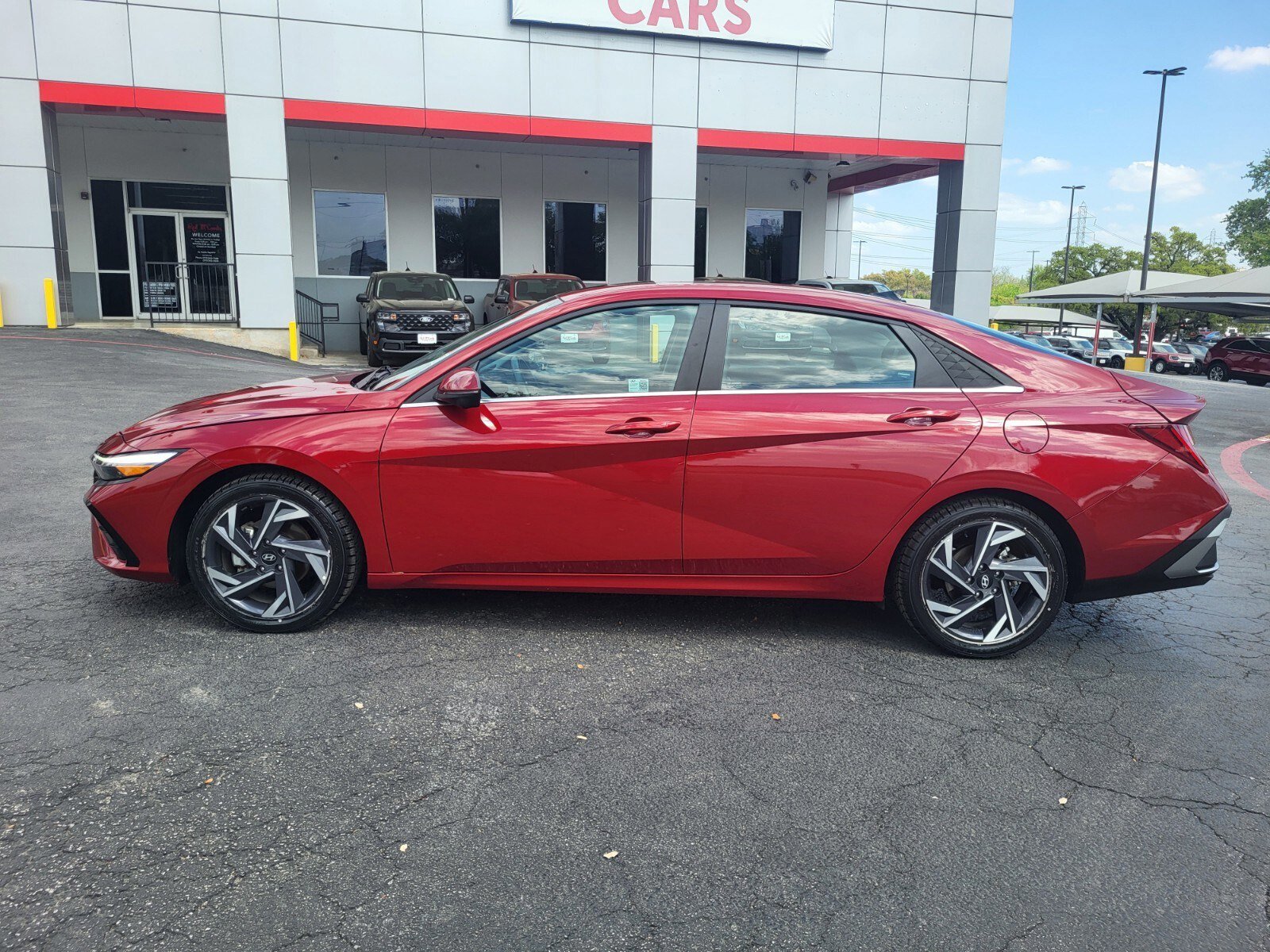 Used 2024 Hyundai Elantra Limited image 6