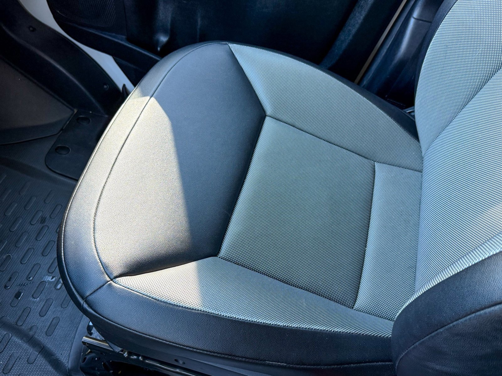 Used 2023 RAM ProMaster 3500 w/ Convenience Group image 32