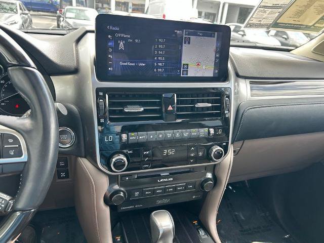 Used 2023 Lexus GX 460 Luxury w/ Sport Design Package AWD/4WD image 32
