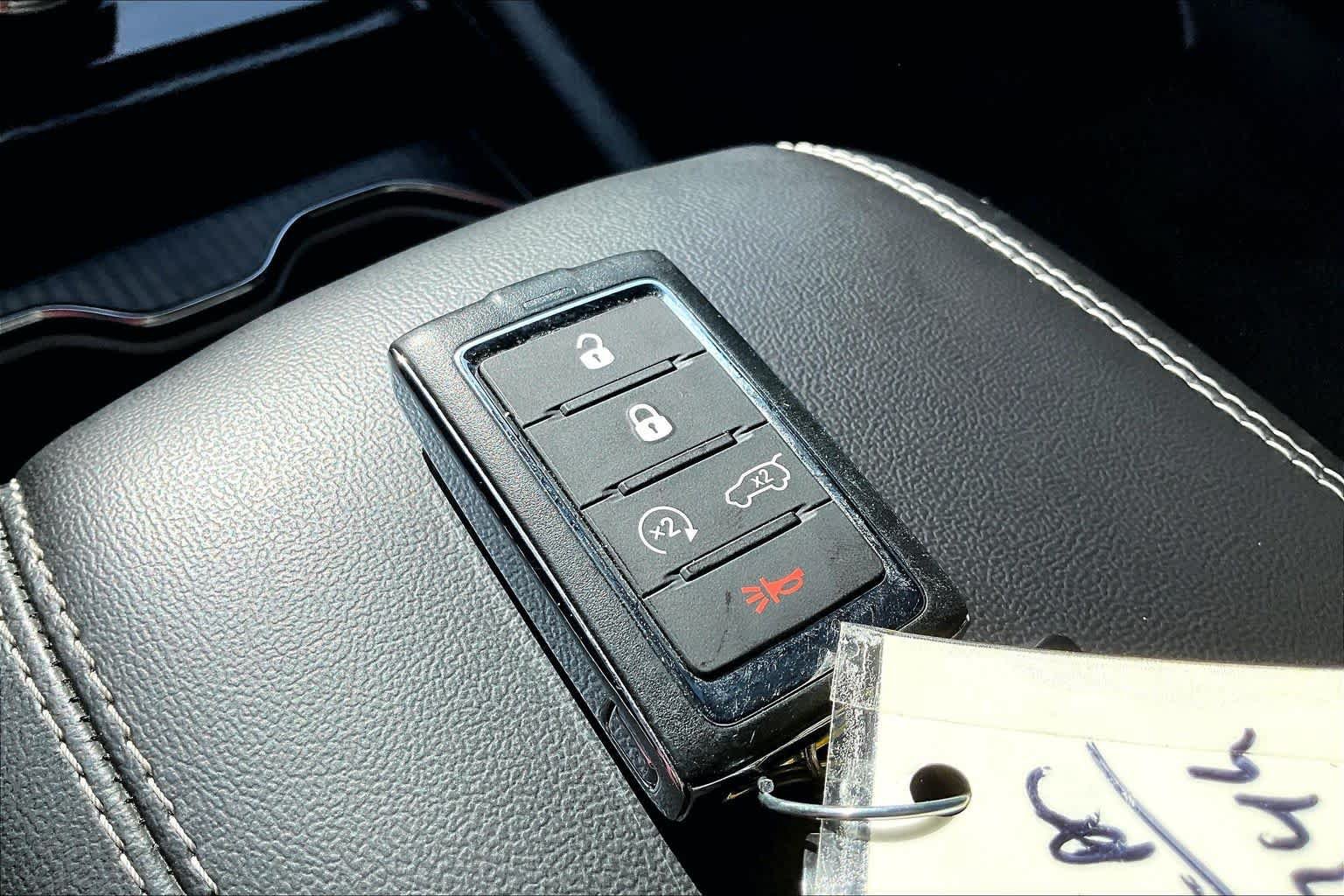 Used 2024 Jeep Grand Cherokee Altitude AWD/4WD image 15