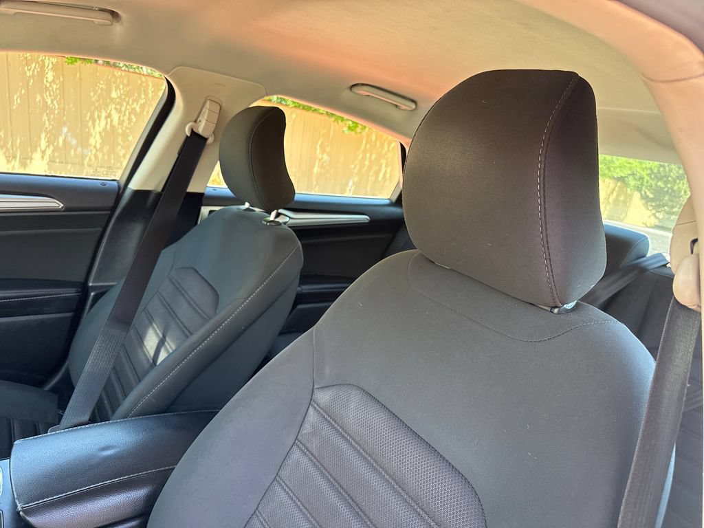 Certified 2018 Ford Fusion SE w/ Fusion SE Technology Package FWD image 14