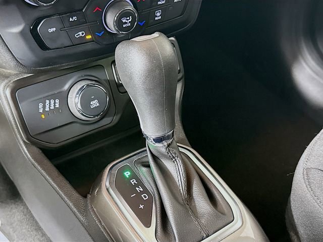 Used 2022 Jeep Renegade Latitude w/ Convenience Group image 17