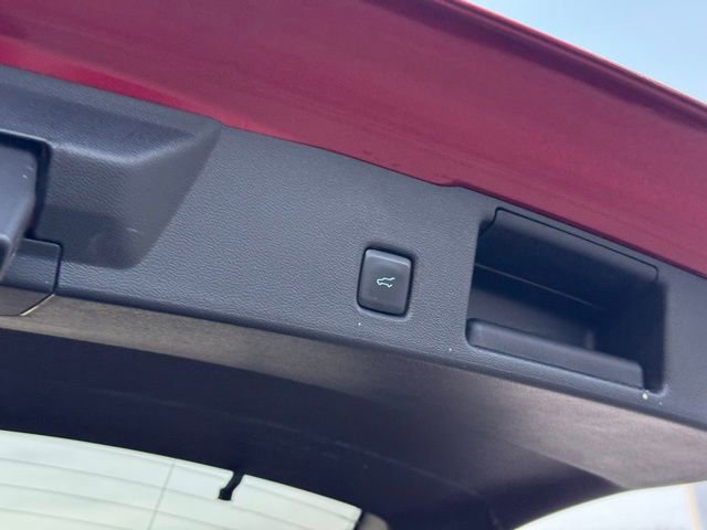 Certified 2022 Ford Escape SE w/ SE Sport Appearance Package image 39