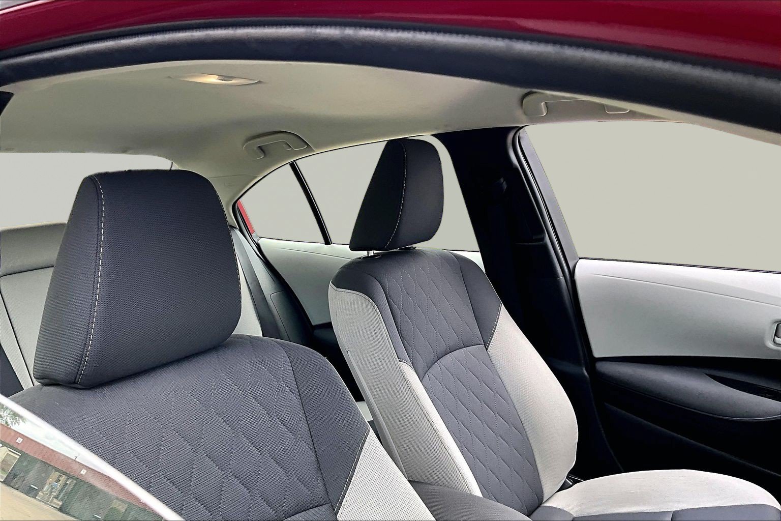 Used 2025 Toyota Corolla LE FWD image 29