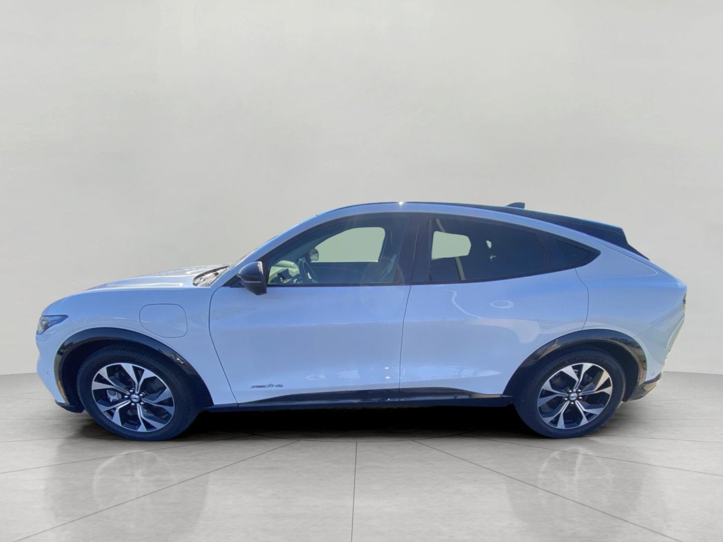 Certified 2021 Ford Mustang Mach-E Premium AWD/4WD image 5