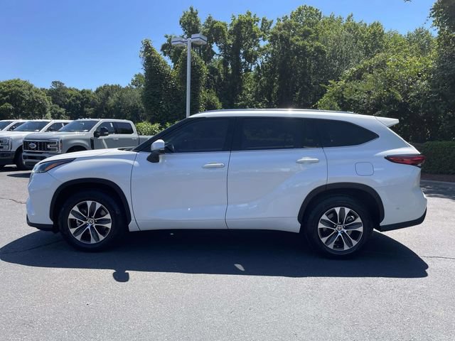 Used 2021 Toyota Highlander XLE FWD image 33