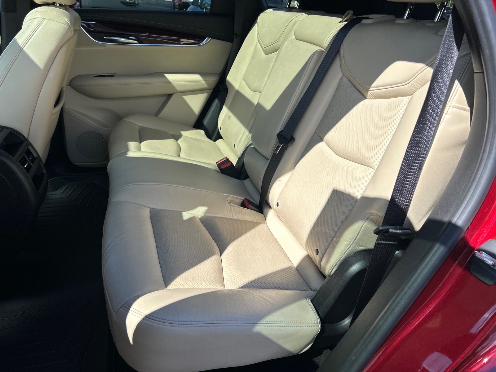 Used 2017 Cadillac XT5 Luxury w/ Driver Awareness Package AWD/4WD image 10