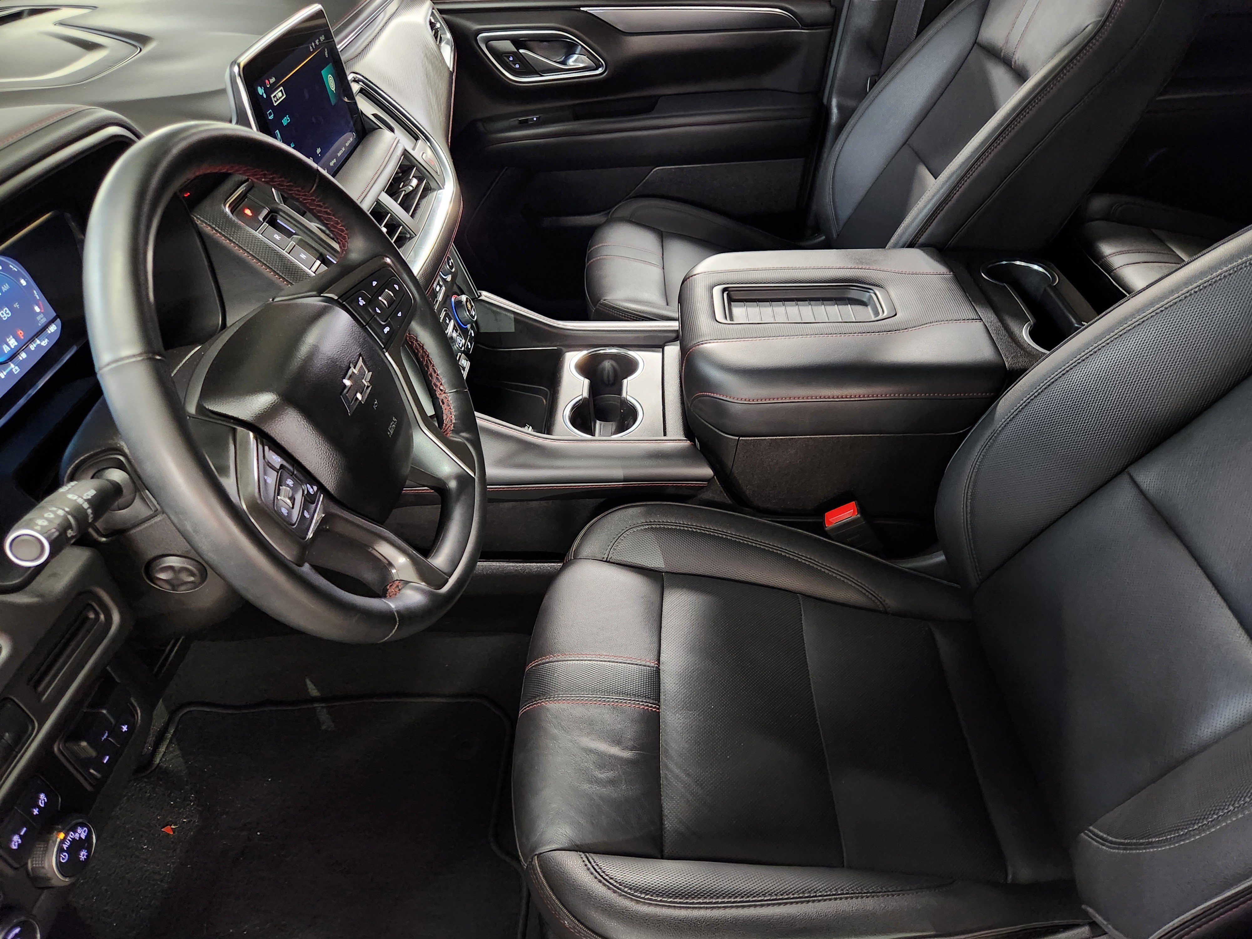 Used 2024 Chevrolet Suburban RST w/ Luxury Package AWD/4WD image 8