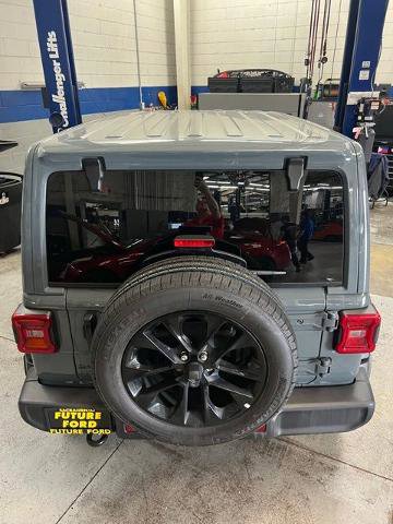 Used 2025 Jeep Wrangler Unlimited Sahara AWD/4WD image 11