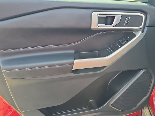 Certified 2023 Ford Explorer XLT w/ Equipment Group 202A AWD/4WD image 8