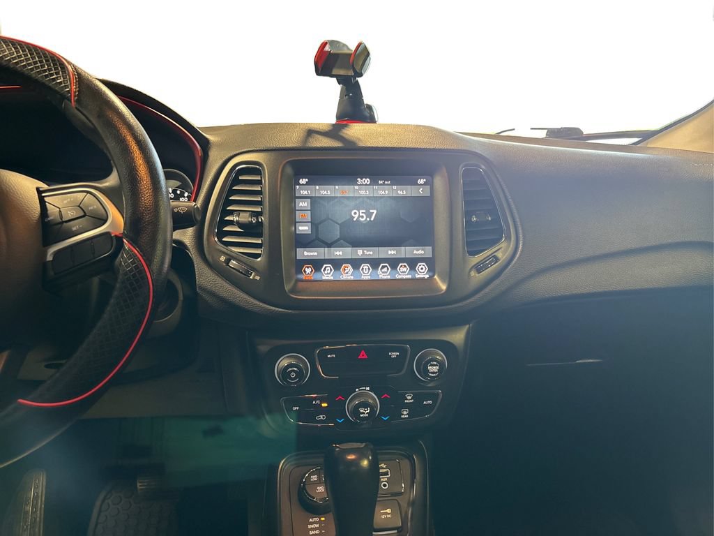 Used 2018 Jeep Compass Trailhawk AWD/4WD image 24