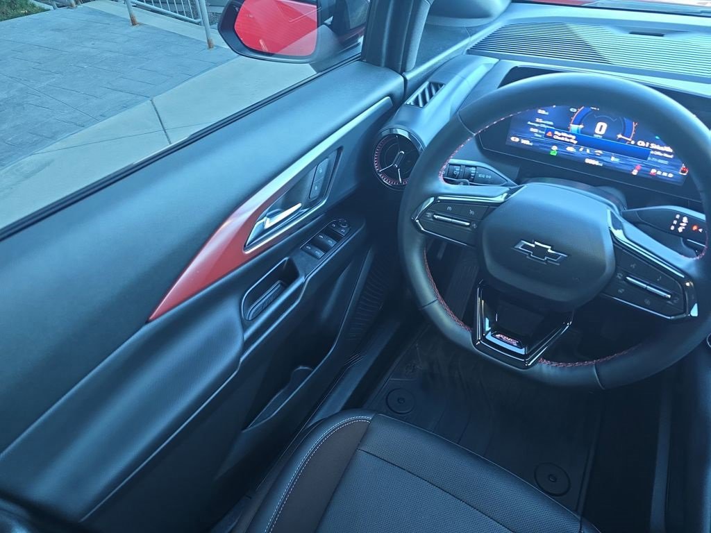 Used 2025 Chevrolet Equinox EV RS image 11