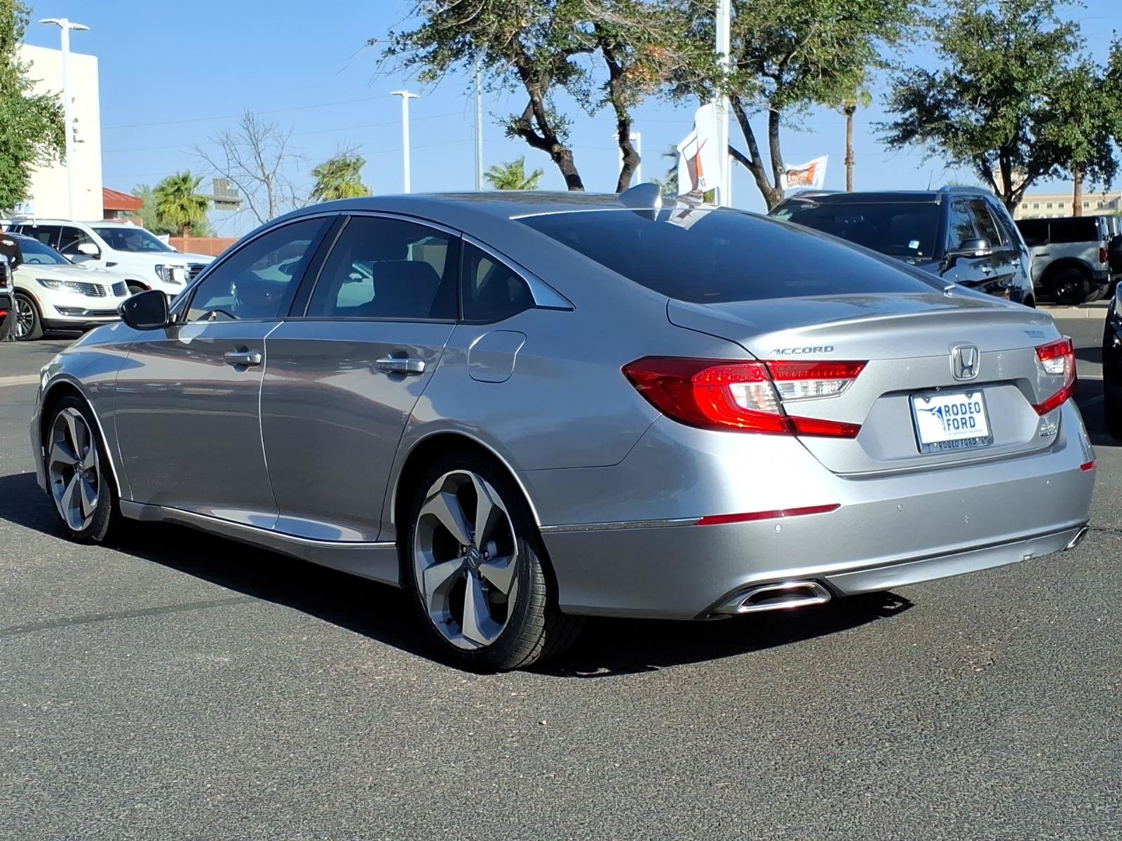 Used 2019 Honda Accord Touring image 3