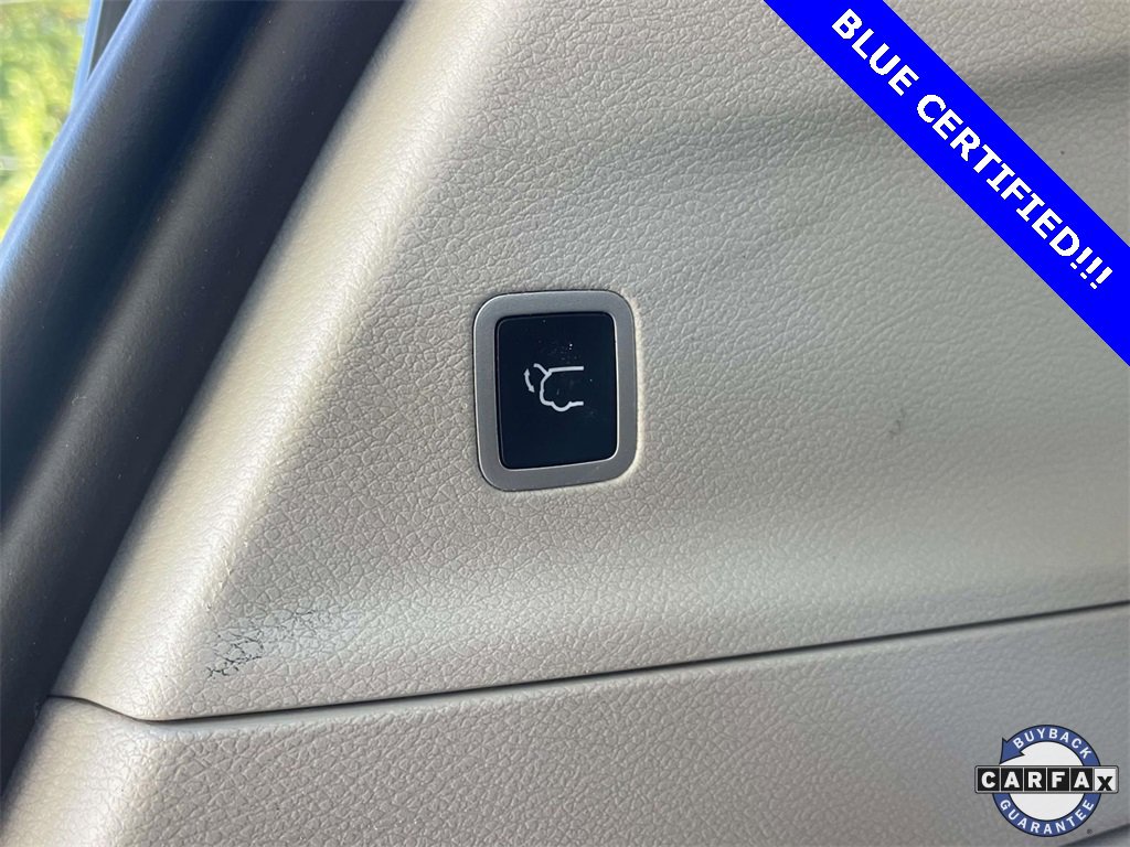 Used 2022 Chrysler Pacifica Touring-L image 10