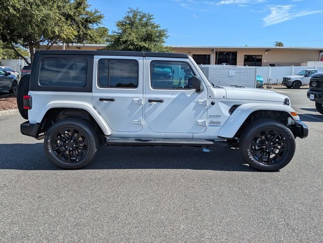 Used 2023 Jeep Wrangler Unlimited Sahara AWD/4WD image 2