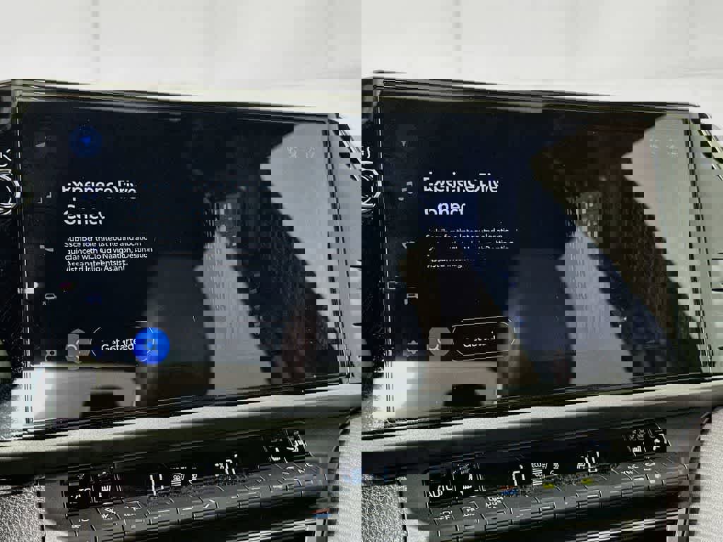 Used 2025 Toyota Camry SE w/ Multimedia Upgrade Package FWD image 20