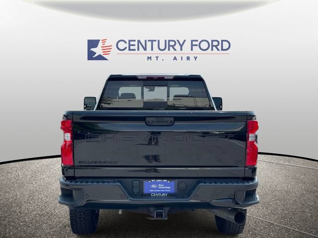 Used 2024 Chevrolet Silverado 3500 LT w/ Midnight Edition AWD/4WD image 3