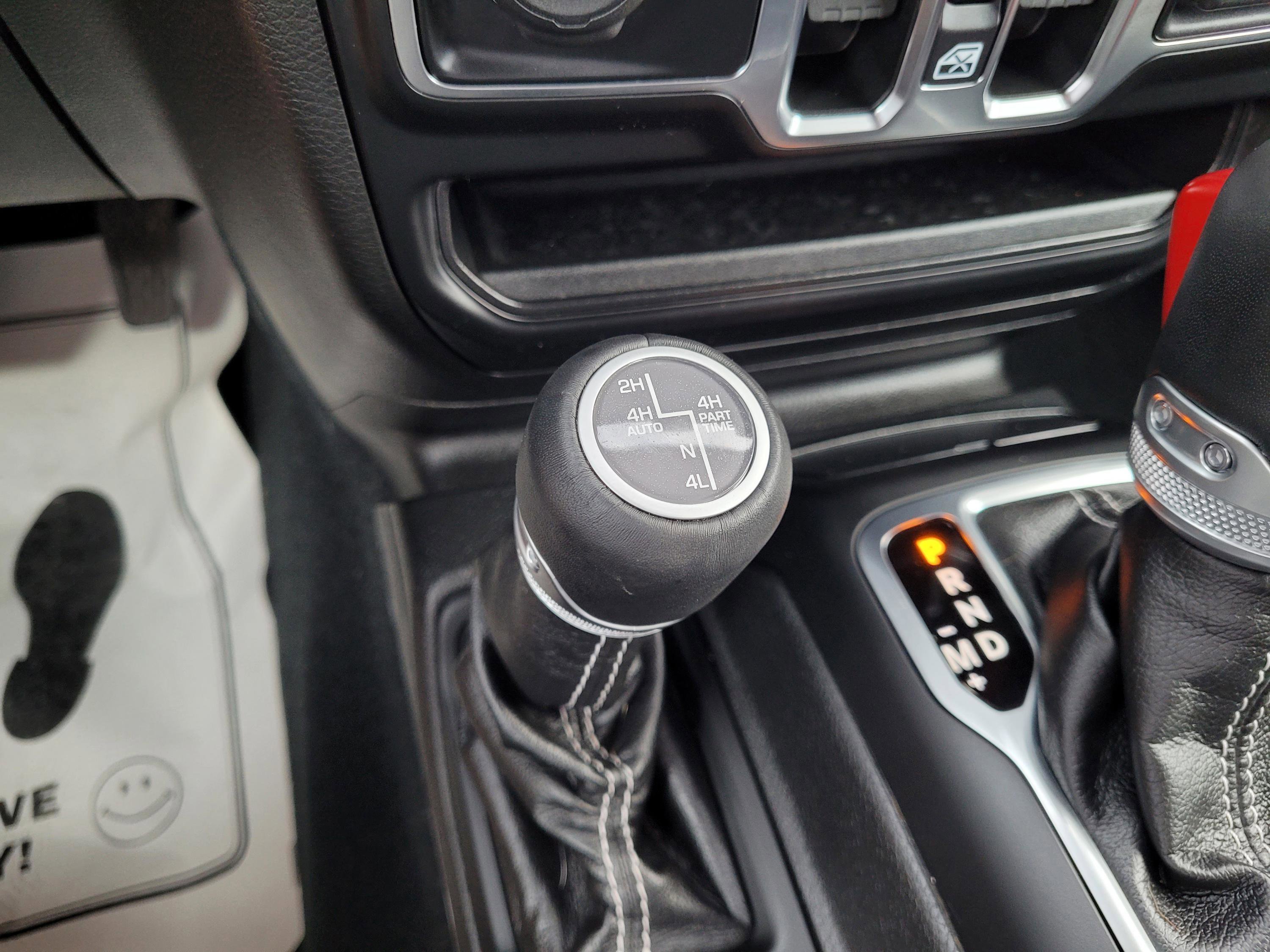 Used 2022 Jeep Wrangler Unlimited Sahara w/ Cold Weather Group AWD/4WD image 27