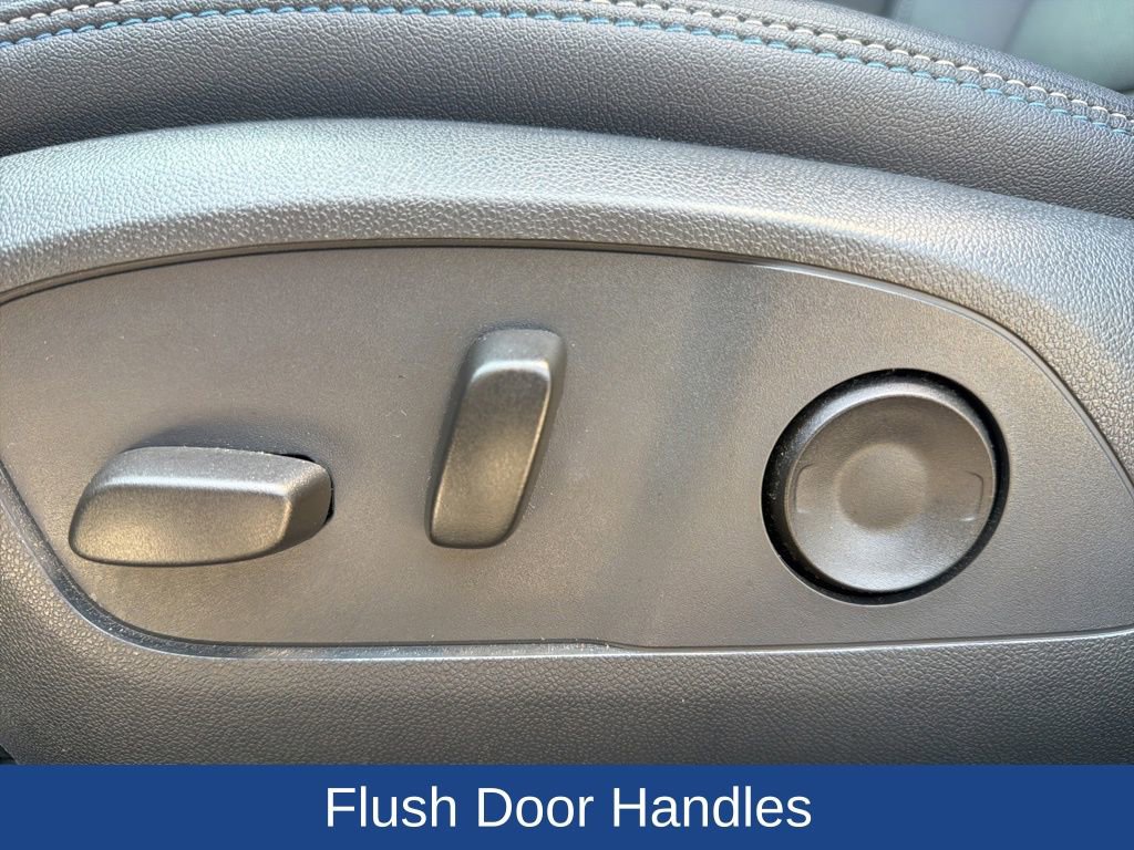 Used 2025 Chevrolet Equinox EV LT w/ Convenience Package AWD/4WD image 15