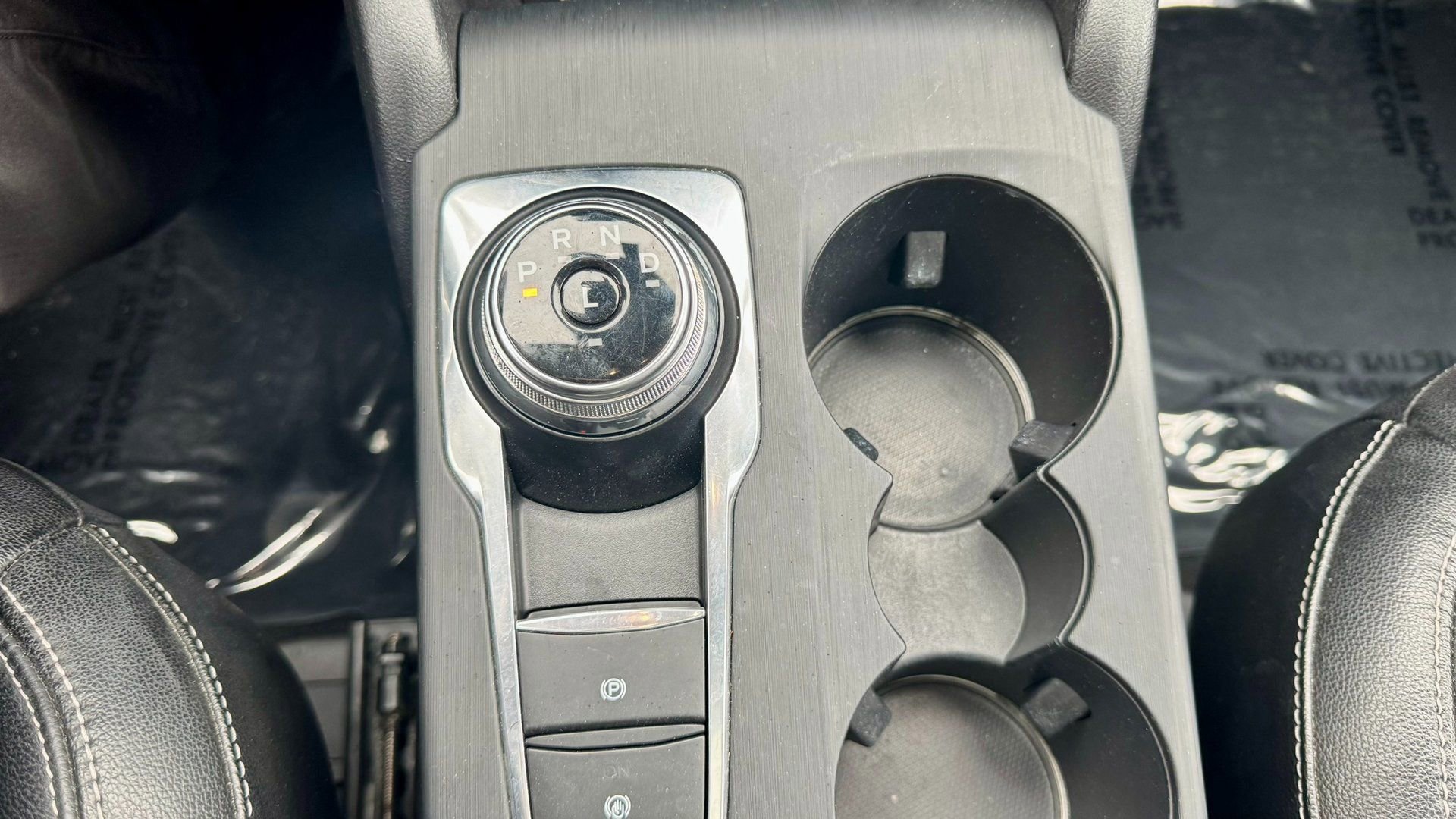 Certified 2020 Ford Escape Titanium w/ Titanium Premium Package 2.0 image 29