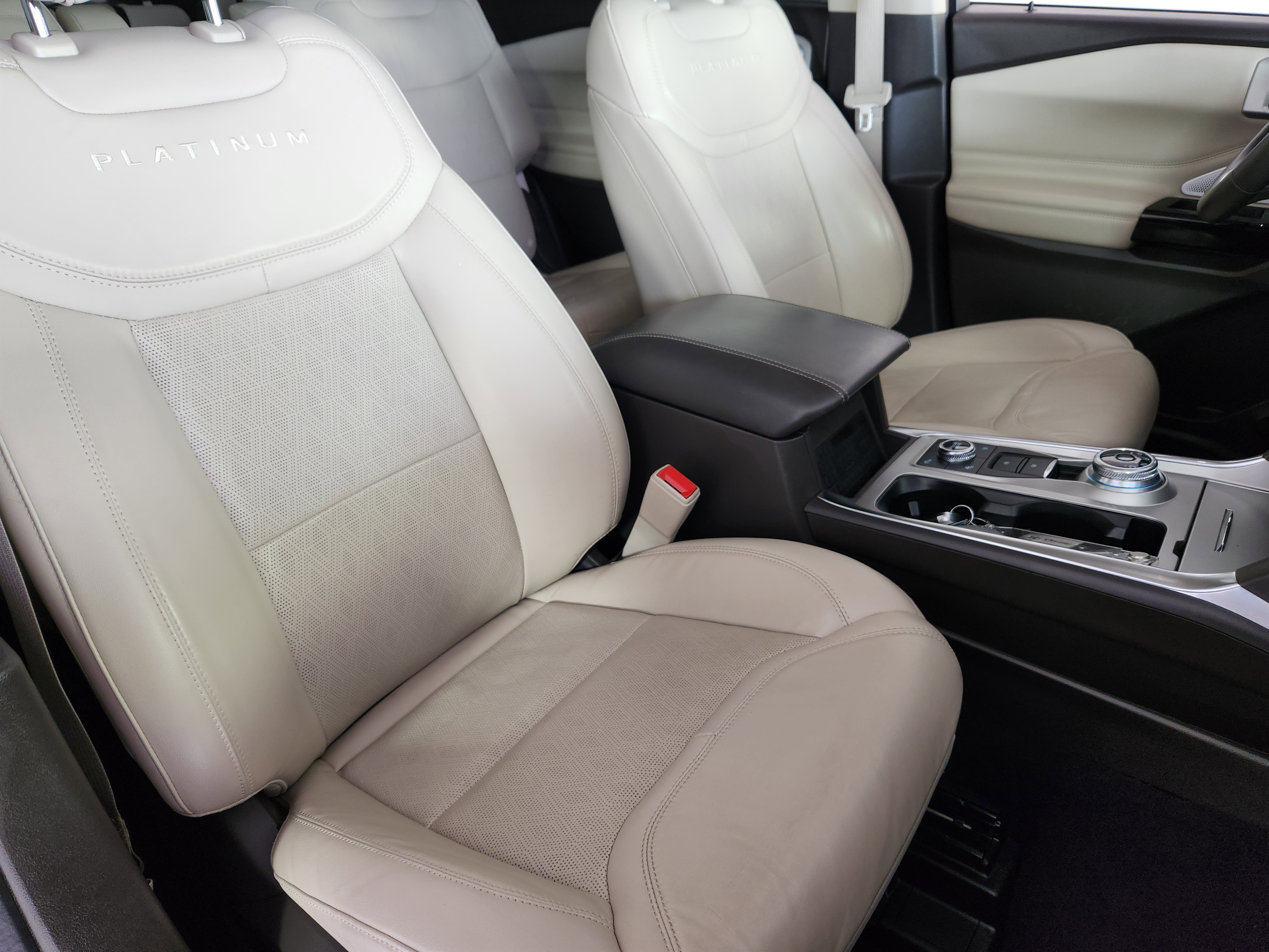 Certified 2022 Ford Explorer Platinum w/ Equipment Group 601A image 10