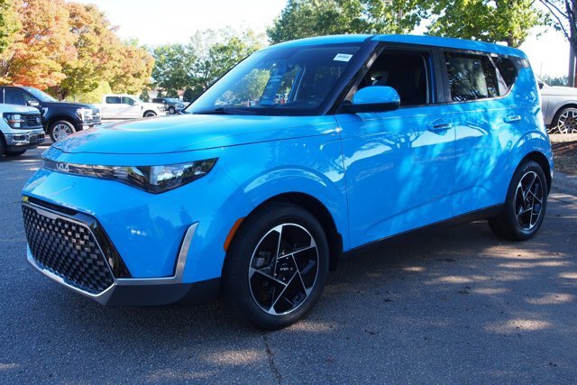 Used 2025 Kia Soul EX FWD image 3