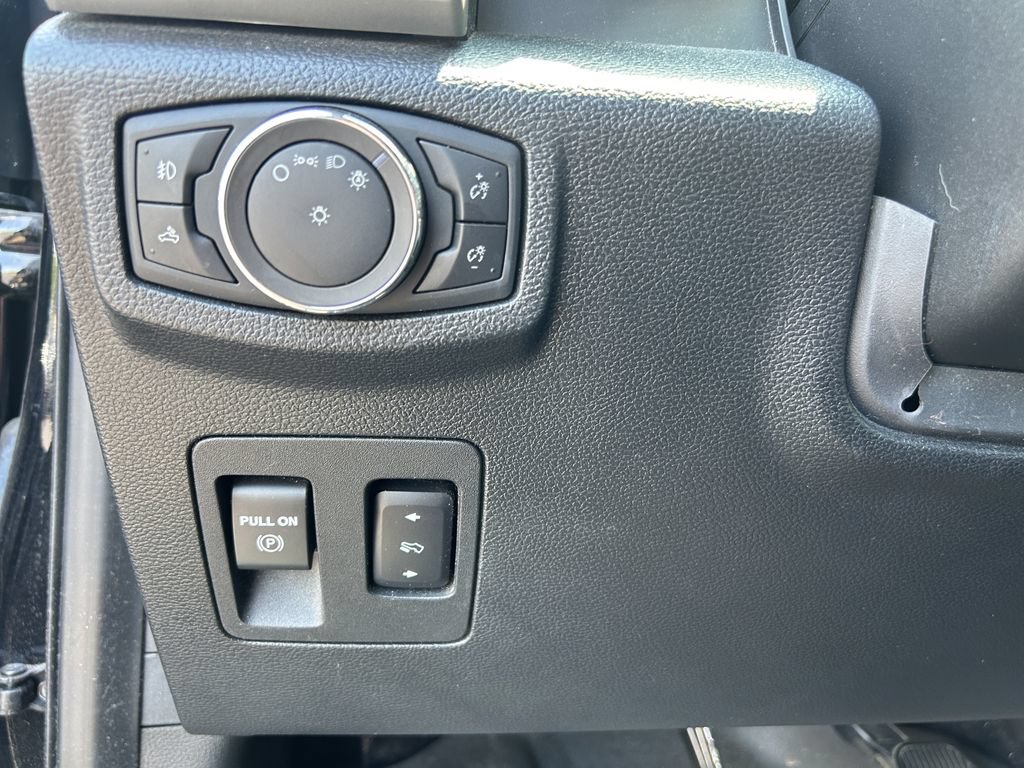 Certified 2020 Ford F150 Lariat w/ Equipment Group 502A Luxury AWD/4WD image 28